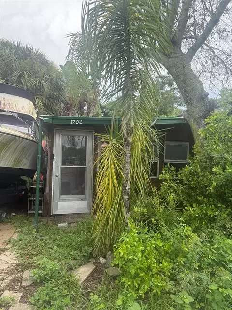 1702 Holiday Dr, Holiday, FL 34691