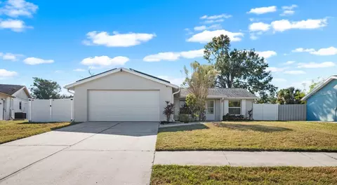 512 Red Mangrove Ln, Apollo Beach, FL 33572