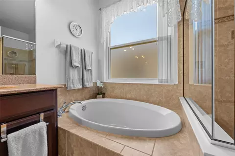 Bath - 4131 101st Ave E, Parrish, FL 34219 photo 2 of 4