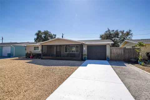 5040 Beacon Hill Dr, New Port Richey, FL 34652