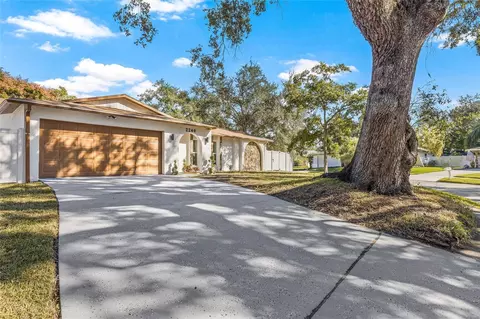 2246 Ashbury Dr, Clearwater, FL 33764