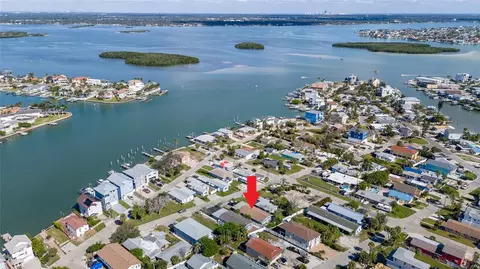 View/Area - 13246 4th St E, Madeira Beach, FL 33708 photo 6 of 11