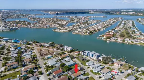 View/Area - 13246 4th St E, Madeira Beach, FL 33708 photo 7 of 11