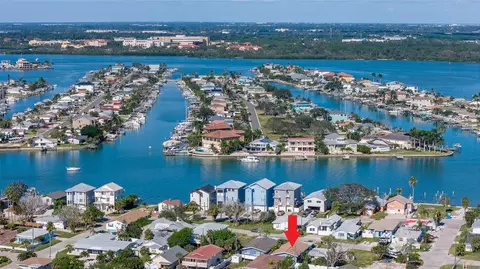 View/Area - 13246 4th St E, Madeira Beach, FL 33708 photo 3 of 11