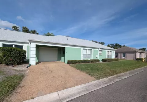 8219 Annwood Rd, Seminole, FL 33777