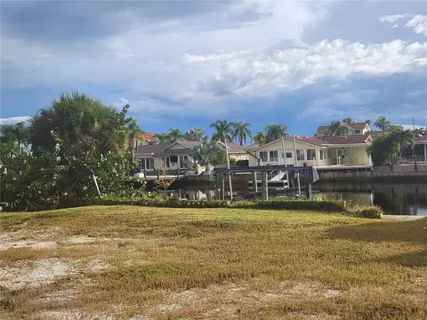 3532 Floramar Ter, New Port Richey, FL 34652