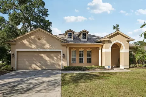 2108 Fawn Meadow Dr, Valrico, FL 33594