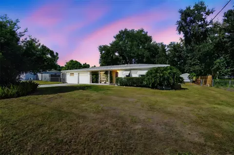1004 Hummingbird Ln, Brandon, FL 33511