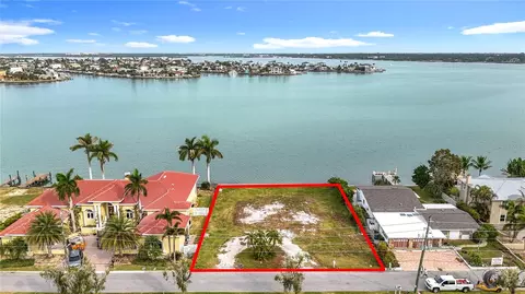 12 Paradise Ln, Treasure Island, FL 33706