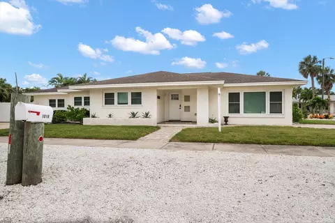 1018 Bay Esplanade, Clearwater Beach, FL 33767