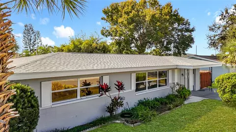 13880 Dominica Dr, Seminole, FL 33776