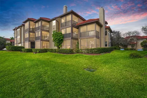 2400 Feather Sound Dr #511, Clearwater, FL 33762
