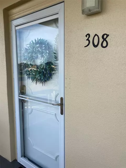 5750 80th St N #B308, Saint Petersburg, FL 33709