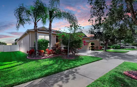 2434 Dakota Rock Dr, Ruskin, FL 33570