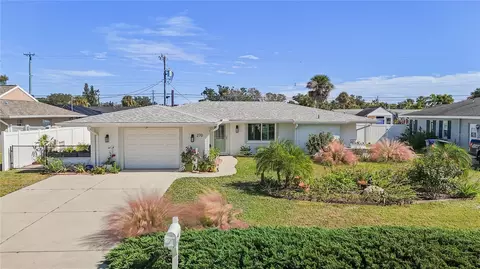 270 Dorchester Dr, Venice, FL 34293