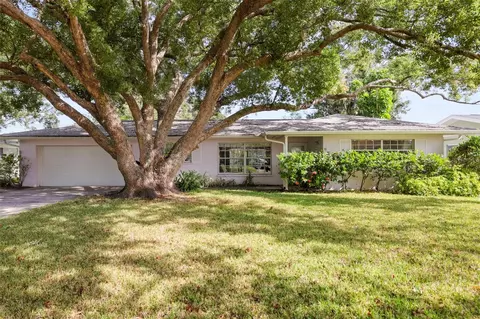 1439 Viewtop Dr, Clearwater, FL 33764