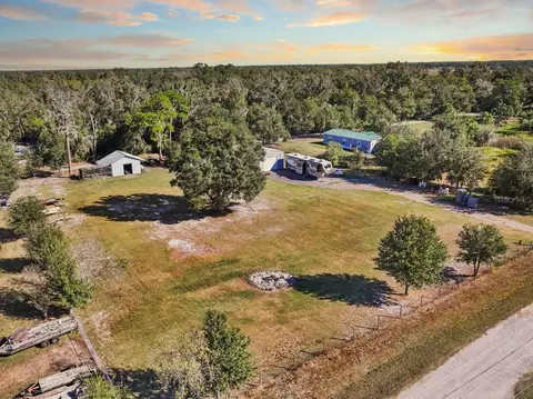 8409 Highland Pines Ct, Plant City, FL 33565