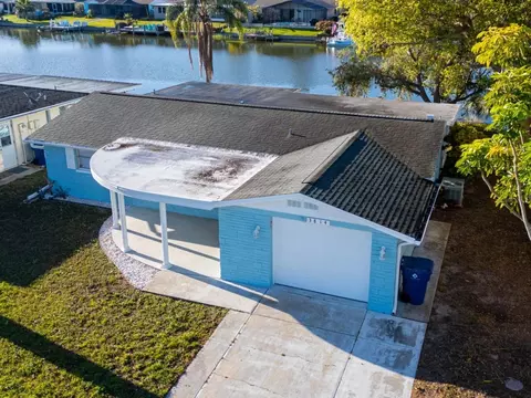 3814 Sunray Dr, Holiday, FL 34691