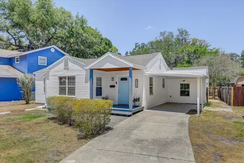 911 W Candlewood Ave, Tampa, FL 33603