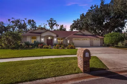 507 Surrey Ln, Lutz, FL 33549