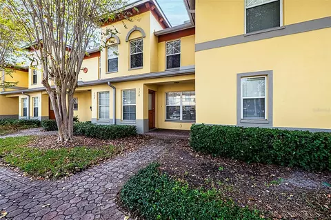 170 Coquina Bay Dr, Saint Petersburg, FL 33705