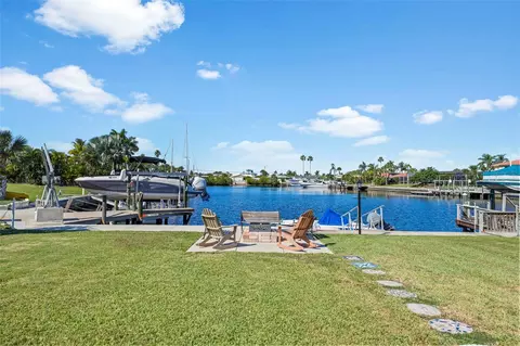 3711 Floramar Ter, New Port Richey, FL 34652