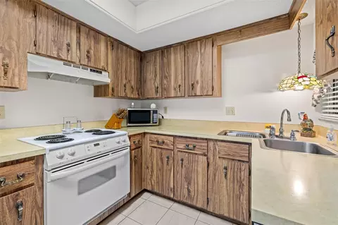 Kitchen - 623 Racoon Ln, Lorida, FL 33857 photo 4 of 4