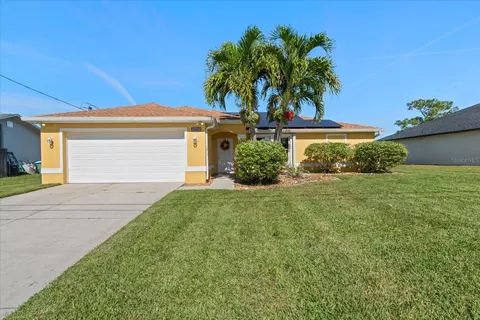 2041 NE 28th St, Cape Coral, FL 33909