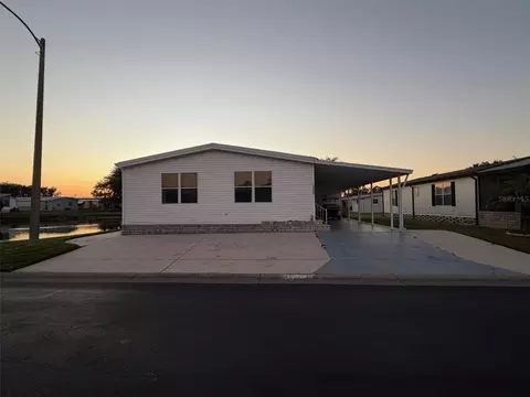 3045 Shady Creek Dr, Wesley Chapel, FL 33543