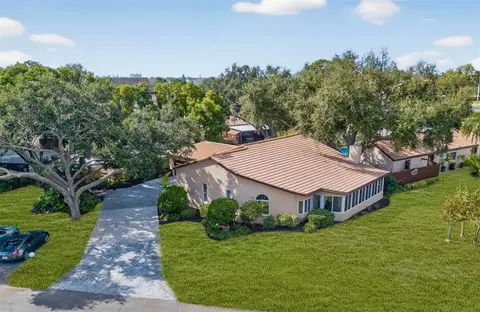1620 Pelican Creek Xing, Saint Petersburg, FL 33707