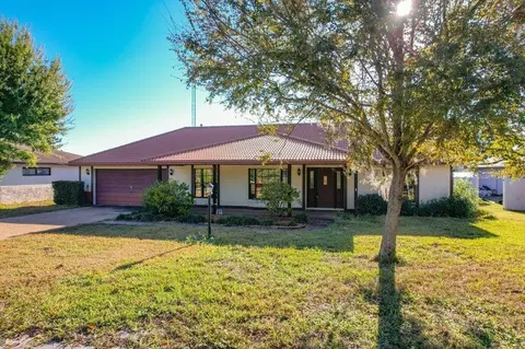 2004 Leisure Dr, Winter Haven, FL 33881