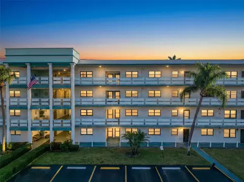 5970 80th St N #206, Saint Petersburg, FL 33709