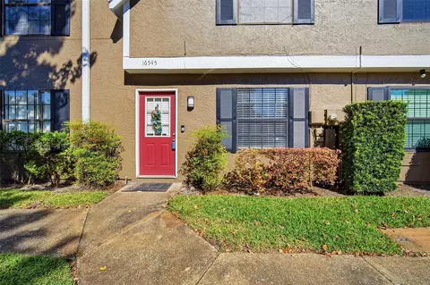 16545 Lake Brigadoon Cir, Tampa, FL 33618