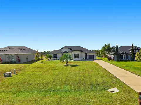 5218 Lake Venice Dr, Wimauma, FL 33598