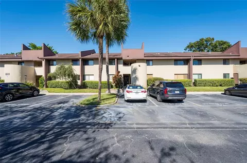 735 S Village Dr N #206, Saint Petersburg, FL 33716