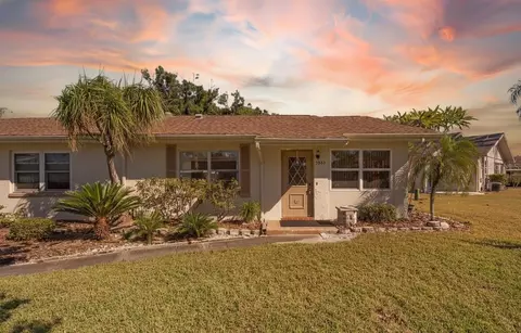 2205 Grenadier Dr, Sun City Center, FL 33573