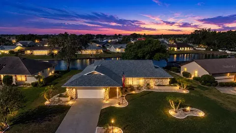2016 E View Dr, Sun City Center, FL 33573