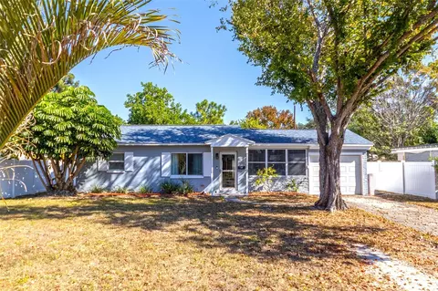 1725 Bradshaw Ln N, Saint Petersburg, FL 33710
