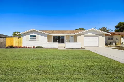 7631 Briarwood Dr, Port Richey, FL 34668