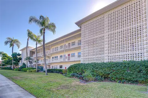 5150 10th Ave N #211, Saint Petersburg, FL 33710
