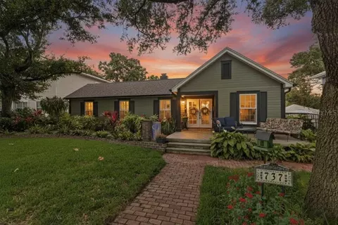 737 28th Ave N, Saint Petersburg, FL 33704