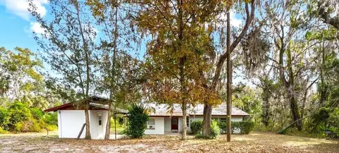 17466 Lake Iola Rd, Dade City, FL 33523
