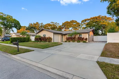 8139 129th Ln N, Seminole, FL 33776