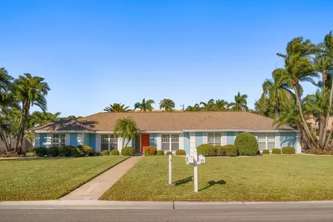 119 13th St, Belleair Beach, FL 33786