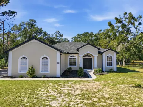 5495 Emerald Dr, Dade City, FL 33523