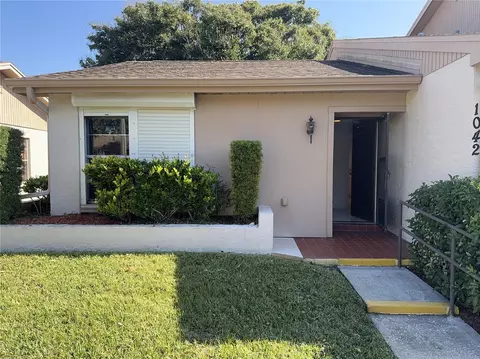 1042 Bowsprit Ln, Holiday, FL 34691