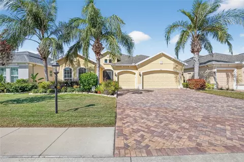 1616 Emerald Dunes Dr, Sun City Center, FL 33573