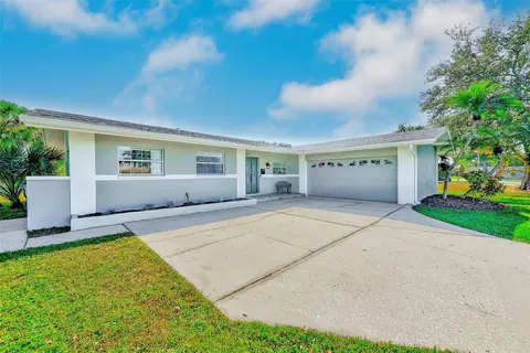 7195 Augusta Blvd, Seminole, FL 33777