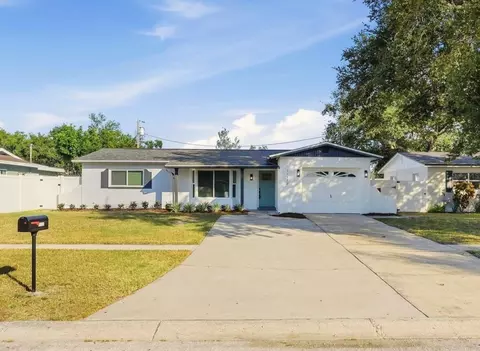 11123 111th St, Largo, FL 33778