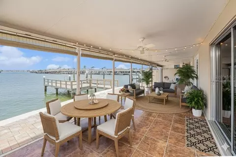 384 Boca Ciega Point Blvd, Saint Petersburg, FL 33708